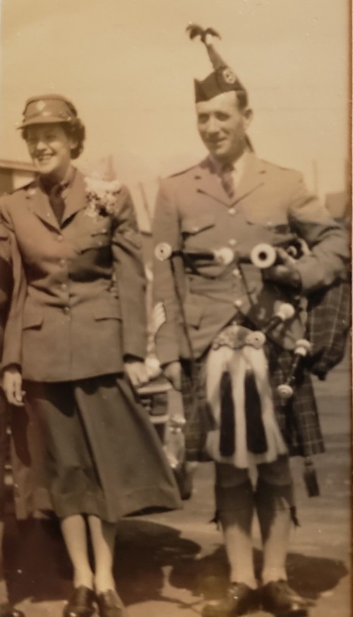 Peggy Hollinsworth and Unknown Soldier