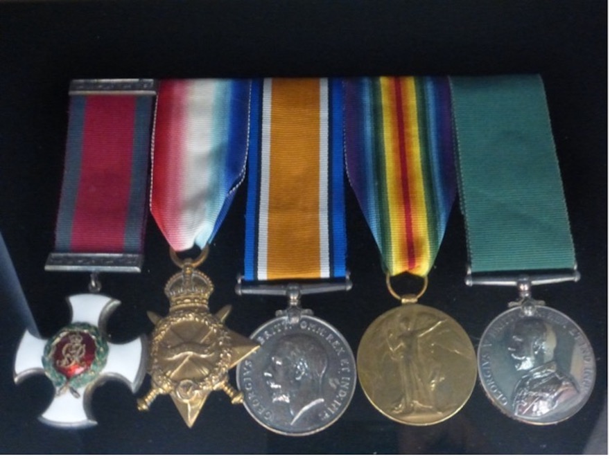 Hatch Medal Set
